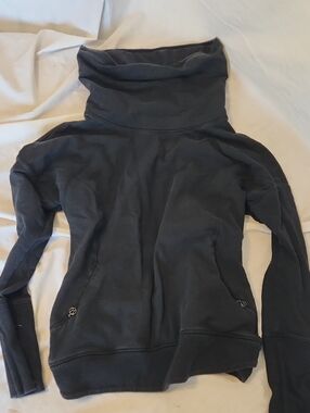 lululemon athletica Black Clothing Tag Close-Up